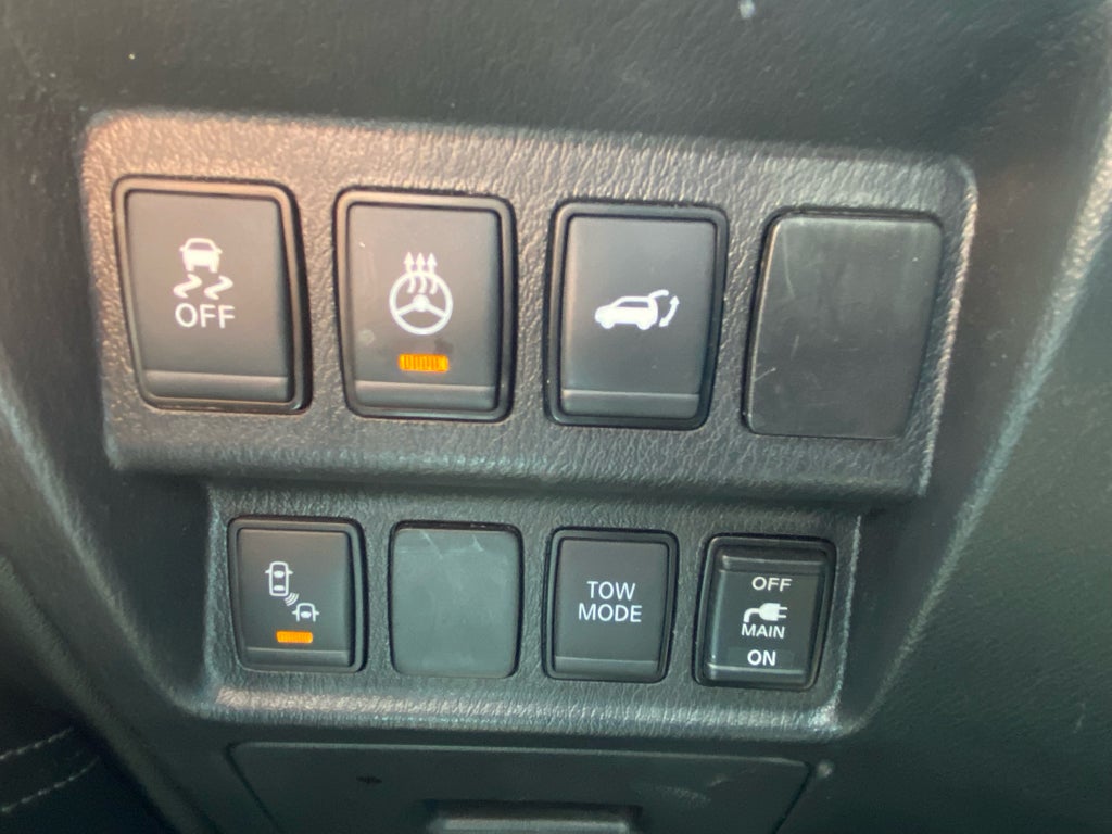 2020 Nissan Pathfinder SL