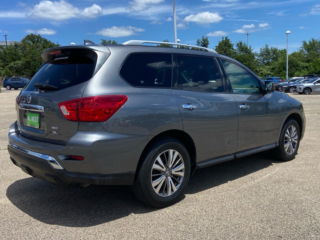 2020 Nissan Pathfinder SL