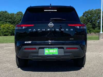 2025 Nissan Pathfinder SV