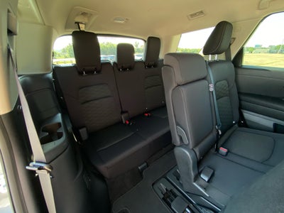 2024 Nissan Pathfinder SV