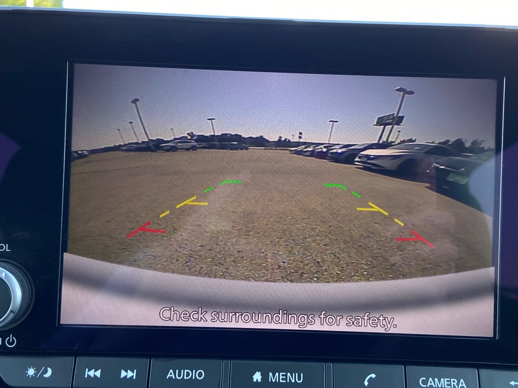 2024 Nissan Pathfinder SV
