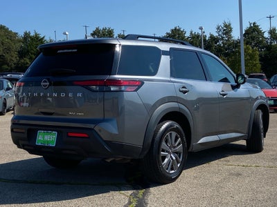 2024 Nissan Pathfinder SV
