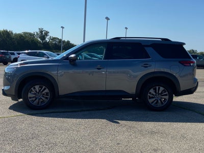 2024 Nissan Pathfinder SV