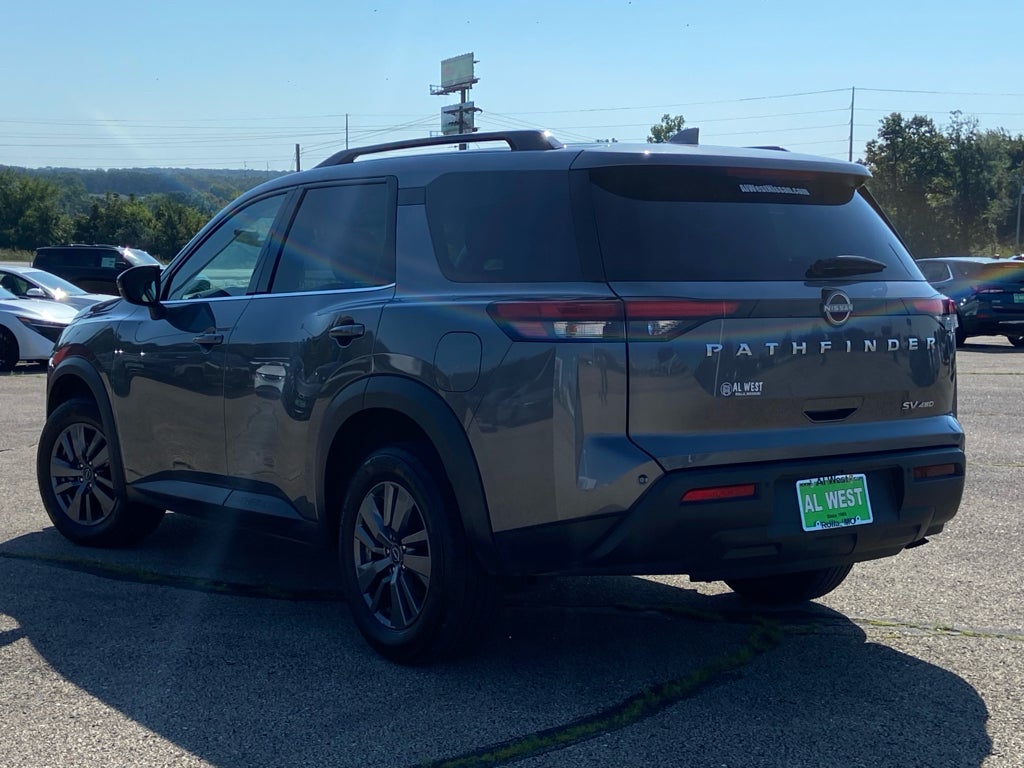 2024 Nissan Pathfinder SV