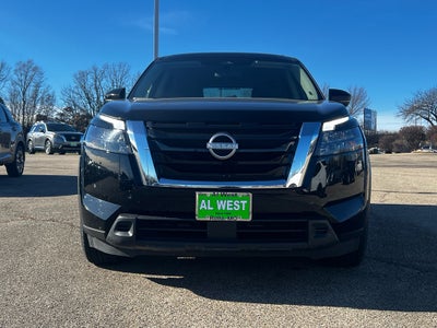 2024 Nissan Pathfinder SV