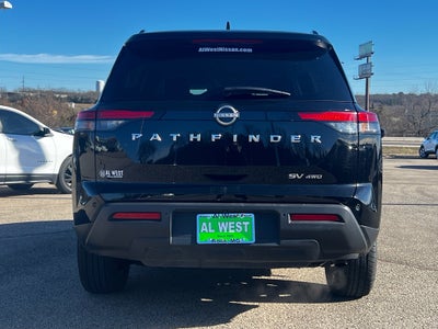 2024 Nissan Pathfinder SV