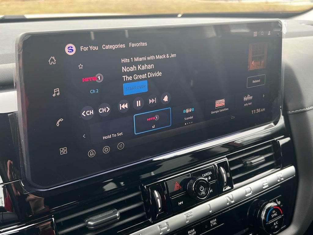 2026 Nissan Pathfinder SV