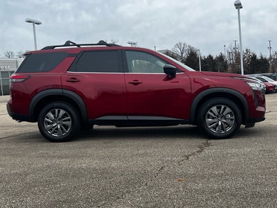 2026 Nissan Pathfinder SV