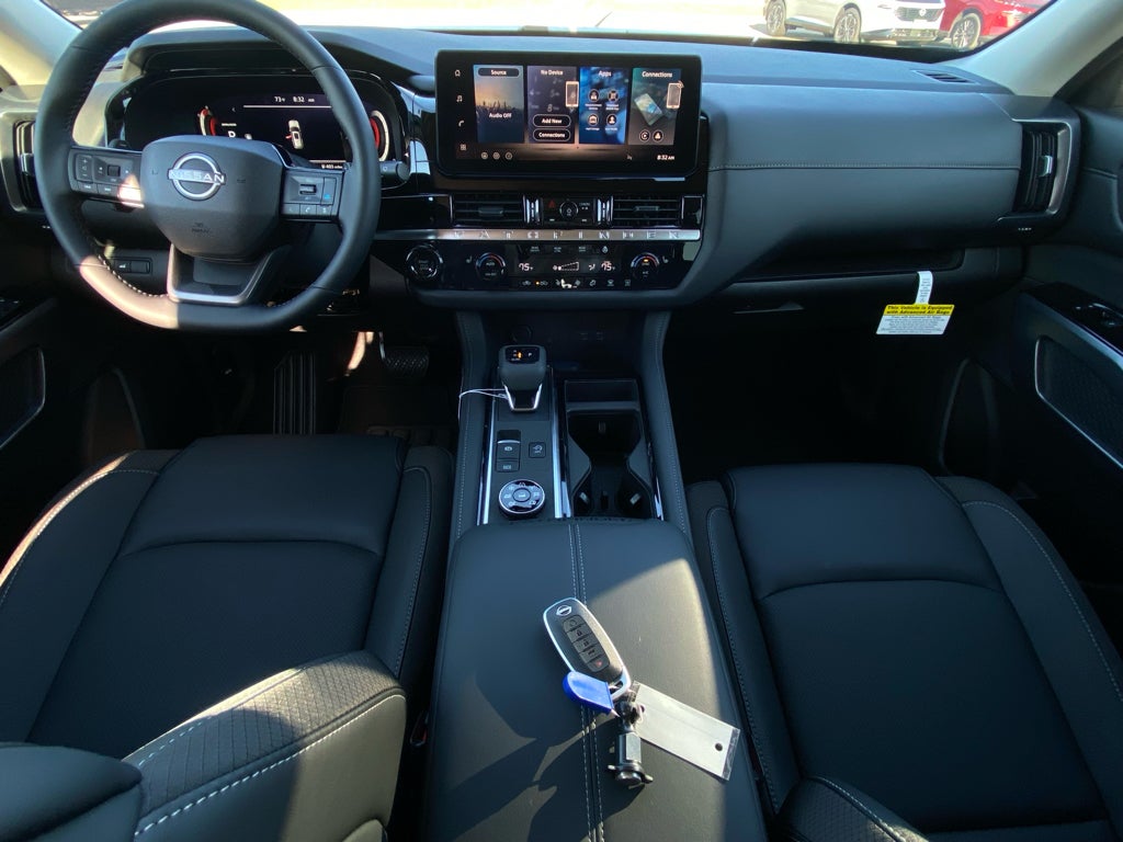 2026 Nissan Pathfinder SL
