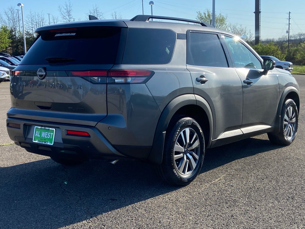 2026 Nissan Pathfinder SL