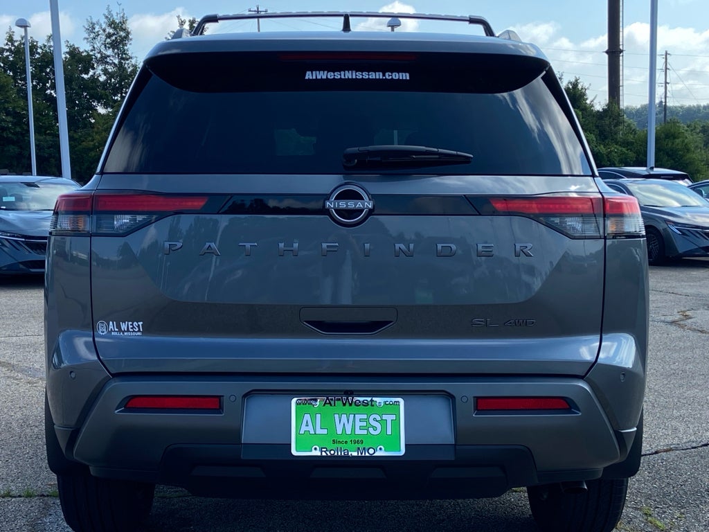 2026 Nissan Pathfinder SL