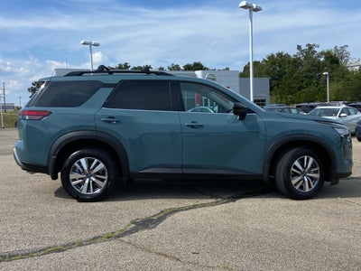 2026 Nissan Pathfinder SL