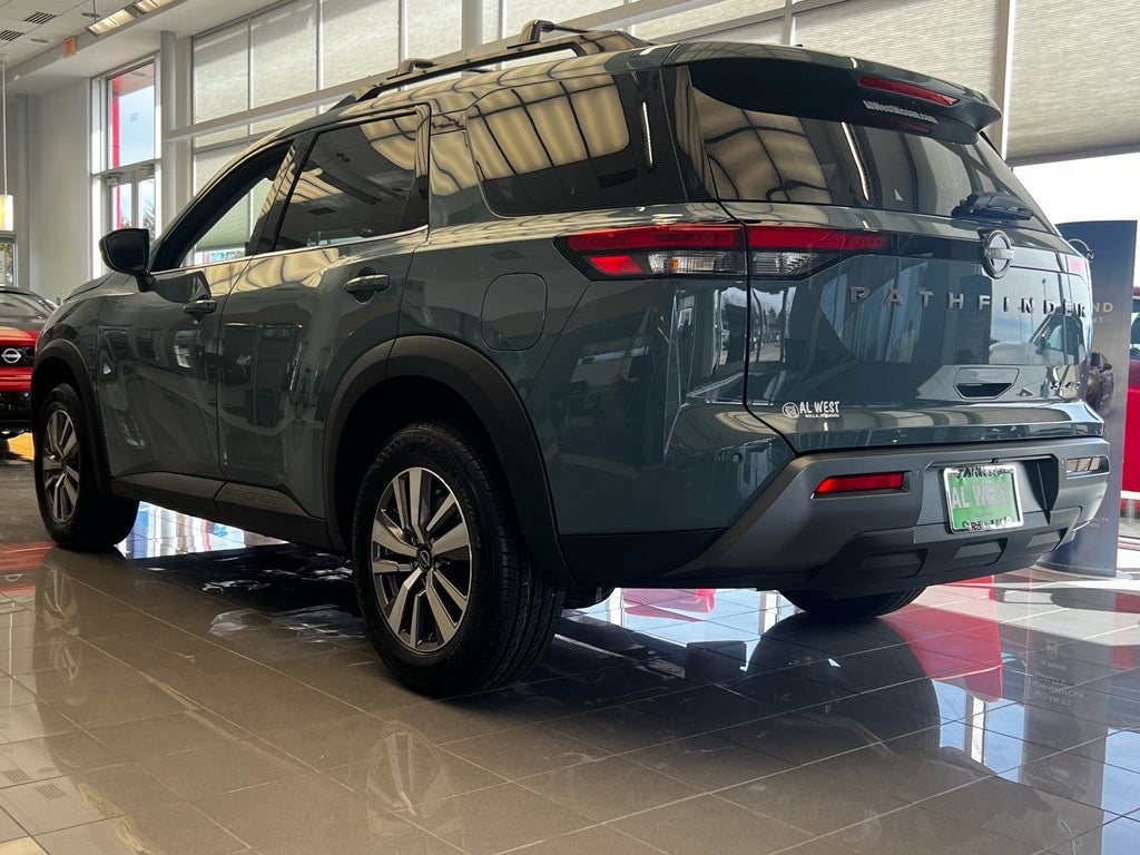 2026 Nissan Pathfinder SL