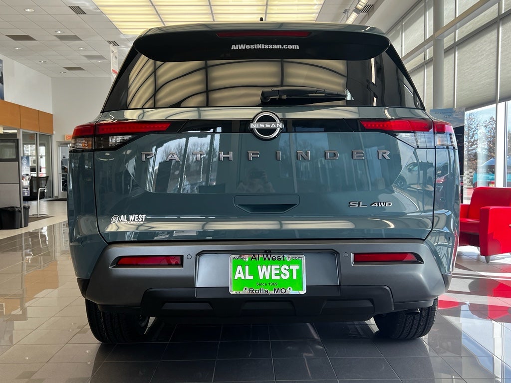 2026 Nissan Pathfinder SL
