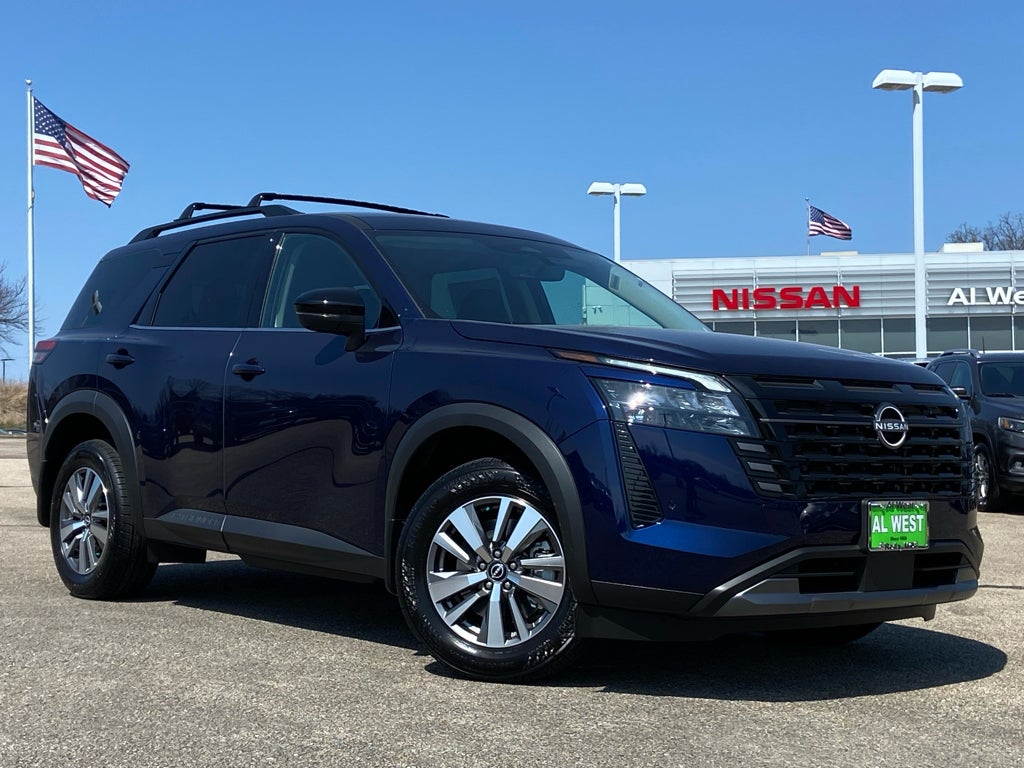 2026 Nissan Pathfinder SL