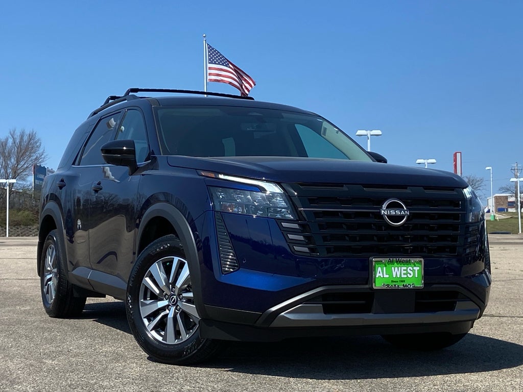 2026 Nissan Pathfinder SL