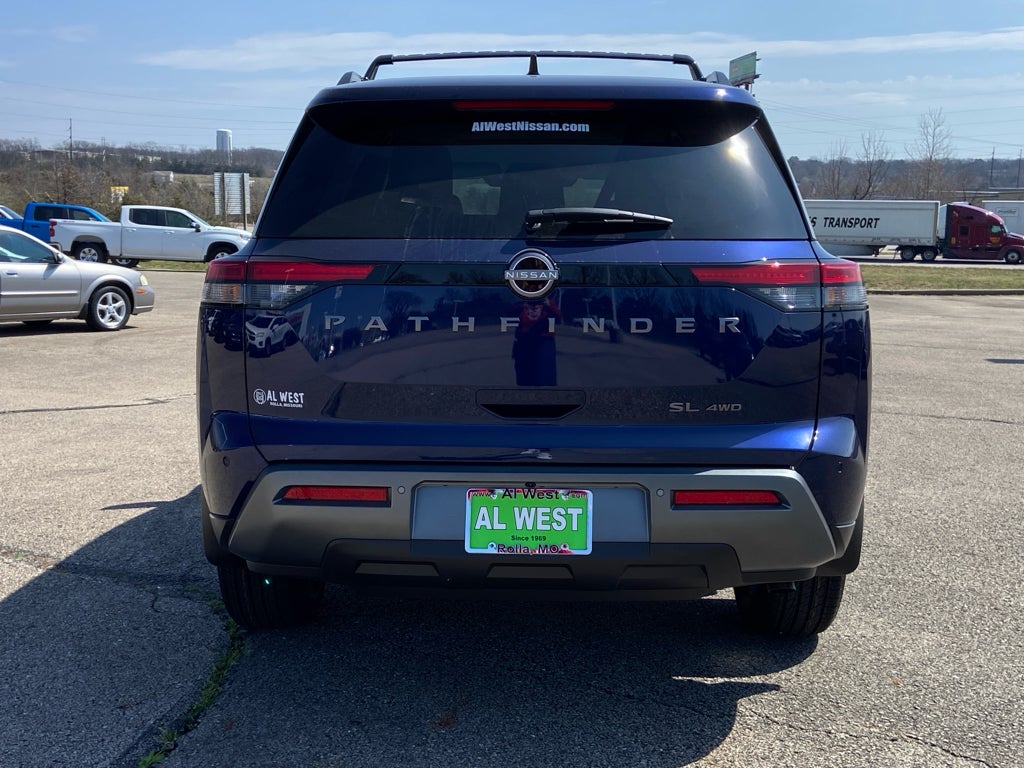 2026 Nissan Pathfinder SL