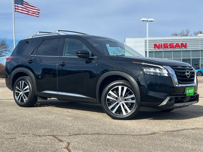 2023 Nissan Pathfinder Platinum