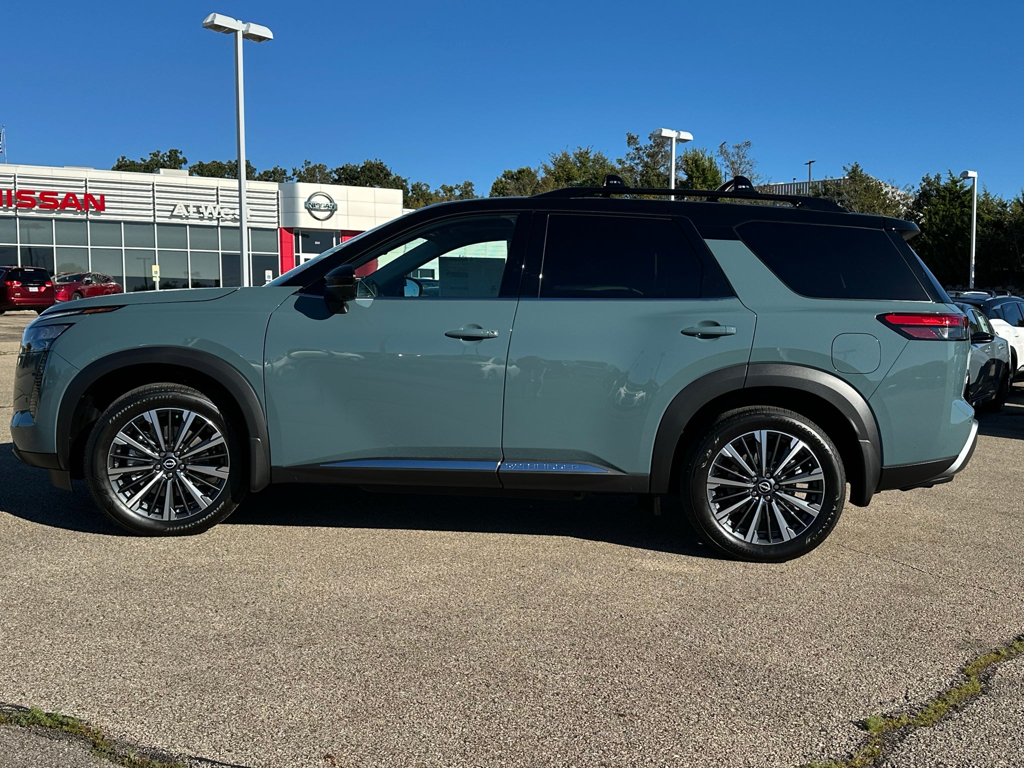 2026 Nissan Pathfinder Platinum