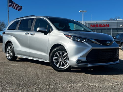 2024 Toyota Sienna XLE