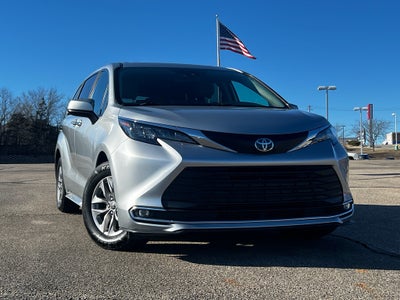 2024 Toyota Sienna XLE