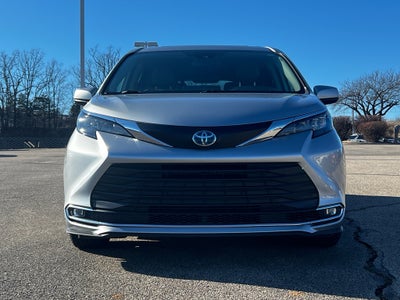 2024 Toyota Sienna XLE