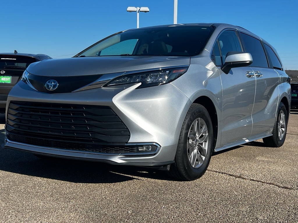 2024 Toyota Sienna XLE