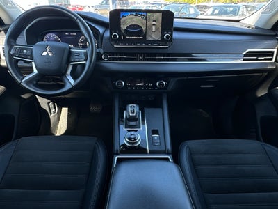 2024 Mitsubishi Outlander SE