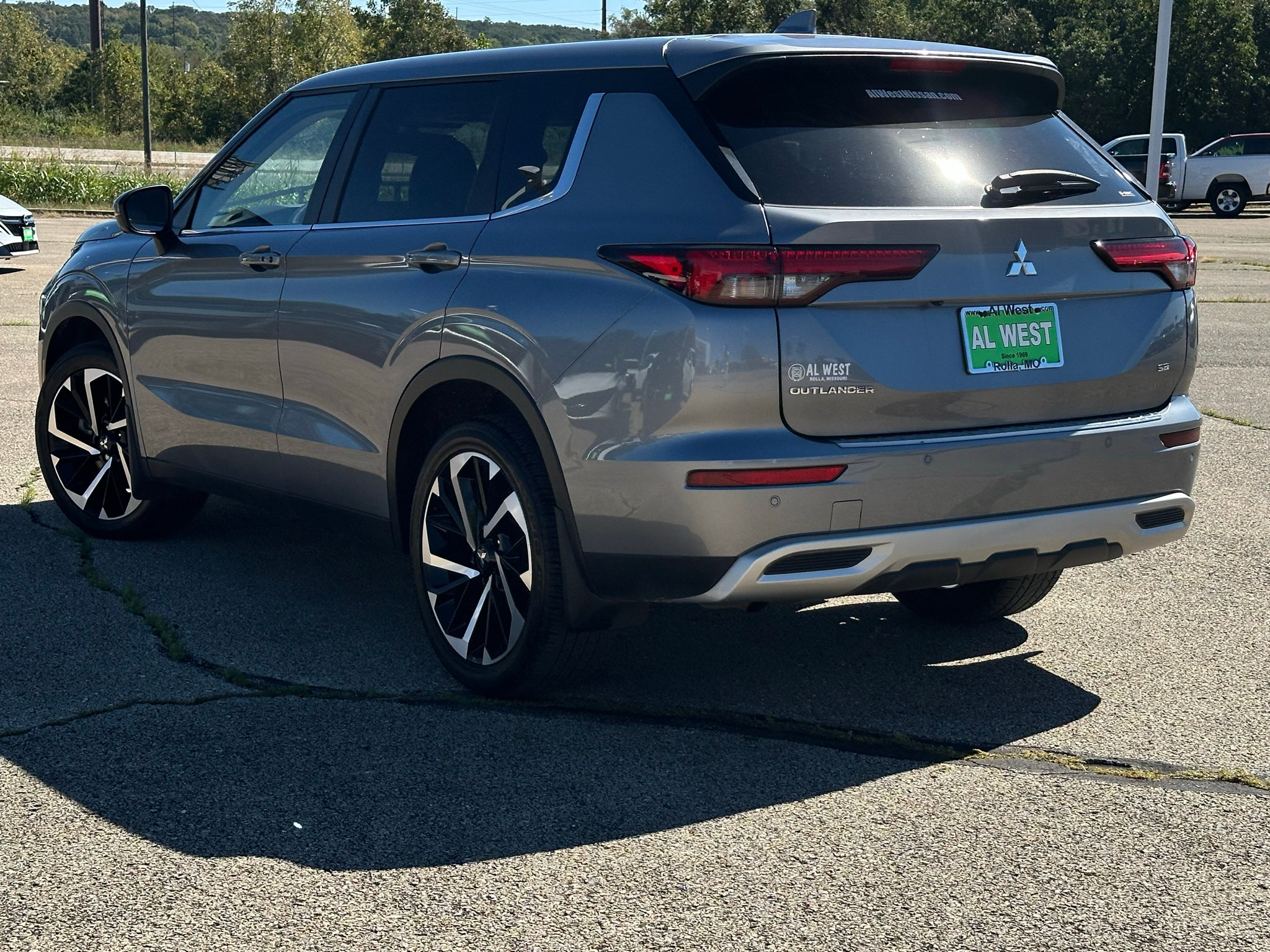 2024 Mitsubishi Outlander SE
