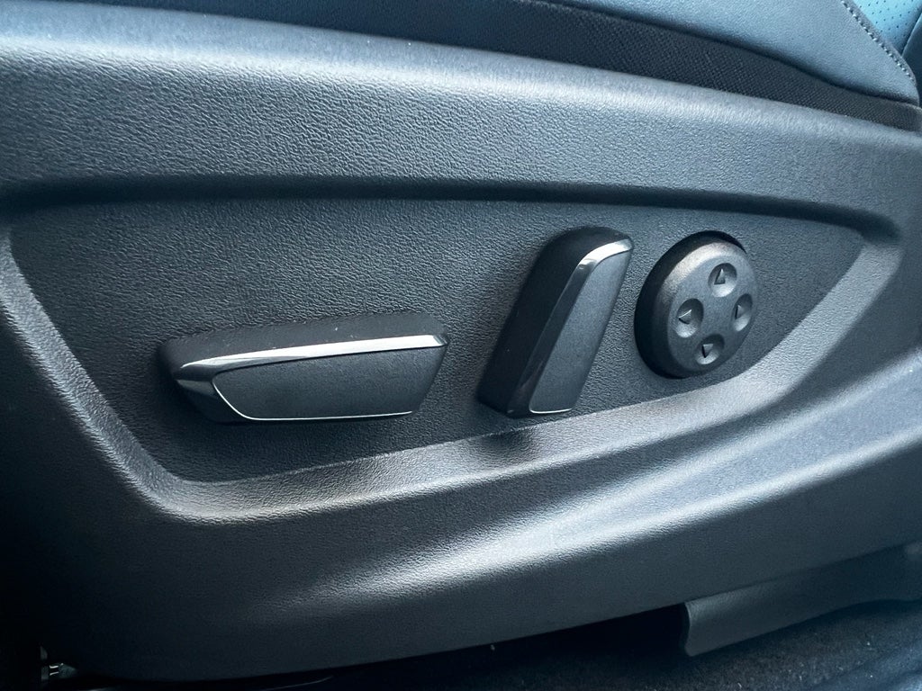 2026 Nissan LEAF Platinum+