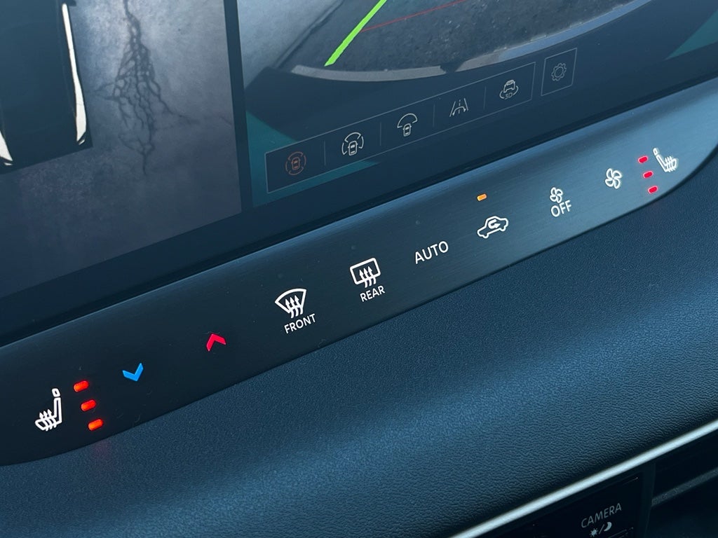 2026 Nissan LEAF Platinum+