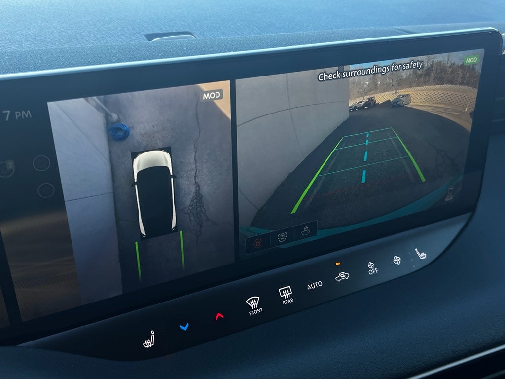 2026 Nissan LEAF Platinum+