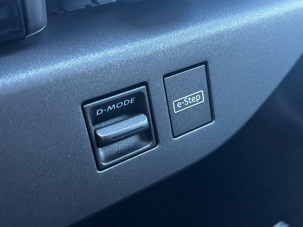 2026 Nissan LEAF Platinum+